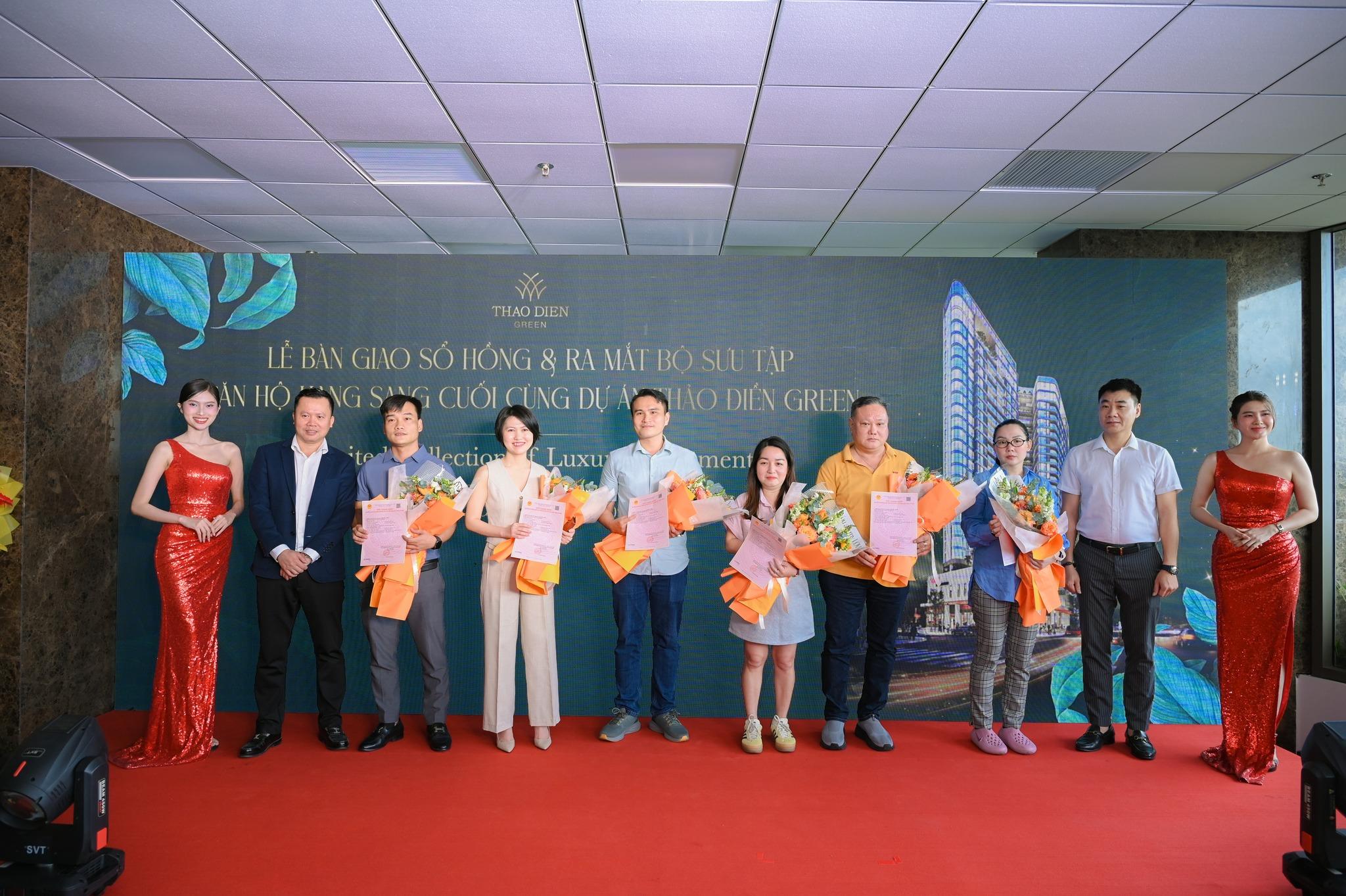 Sự kiện trao sổ hồng tạI dự án thảo đIền green & ra mắt bộ sưu tập căn hộ hạng sang cuốI cùng đã thu hút rất nhiều khách hàng và nhà đầu tư
